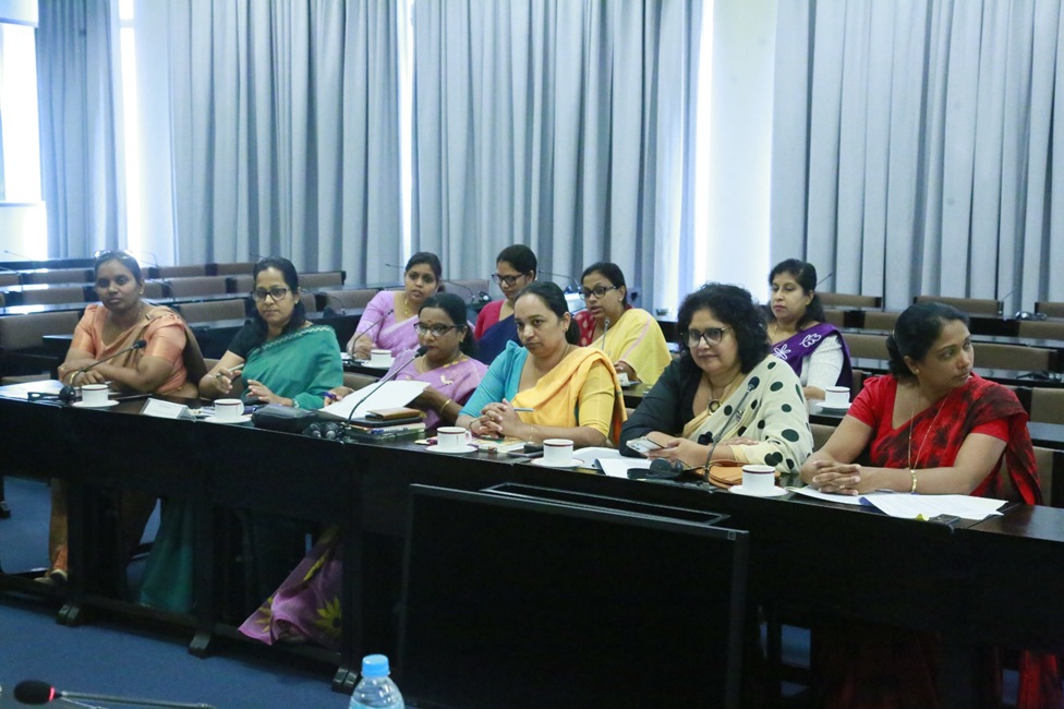 කාන්තාවන් පිළිබඳ ජාතික කොමිෂන් සභාවේ කටයුතු කඩිනමින් ක්‍රියාත්මක කිරීම පිළිබඳ මන්ත්‍රීවරියන්ගේ සංසදයේදී සාකච්ඡා කෙරේ