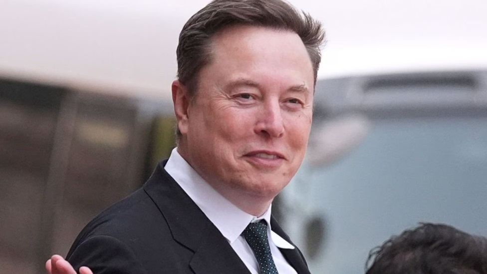 World’s first trillionaire: ලෝකයේ පළමු ට්රිලියනපතියා කිරුළ එලොන් මස්ට