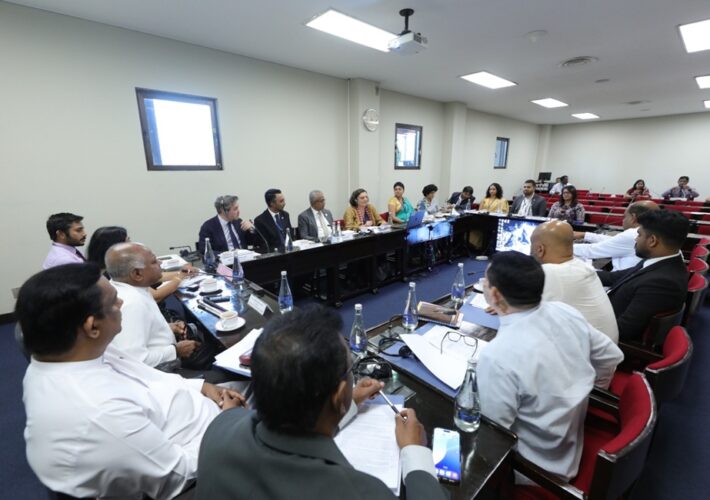 ආබාධ සහිත තැනැත්තන් සඳහා වන පාර්ලිමේන්තු සංසදය එක්සත් ජාතීන්ගේ නියෝජිත පිරිස සමඟ සාකච්ඡාවක