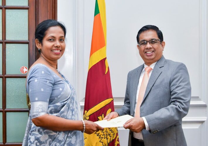 විද්යා හා තාක්ෂණ අමාත්යාංශයේ ලේකම් ලෙස ආචාර්ය රෝෂණී දිසානායක පත් කෙරේ