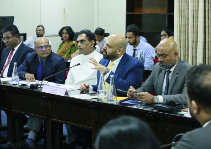 පාර්ලිමේන්තු කාරක සභා සඳහා තරුණ නියෝජිතයන්ගේ දායකත්වය ලබා ගැනීම පිළිබඳව සාකච්ඡා කෙරේ