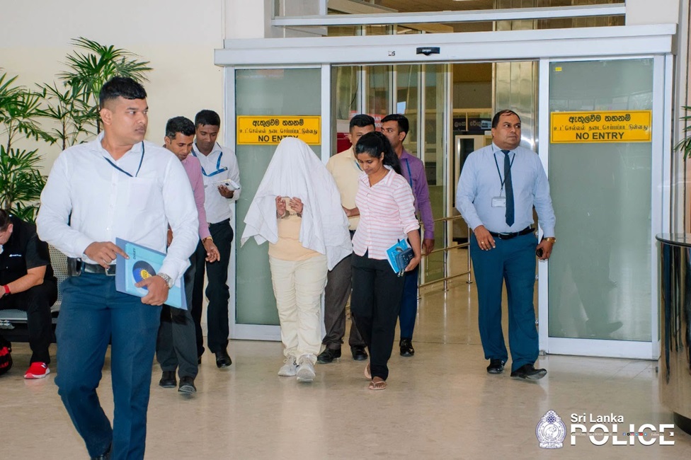 ‘කජ්ජා‘ ඝාතනයට සම්බන්ධ සැකකාරියක් දිවයිනට රැගෙන එයි